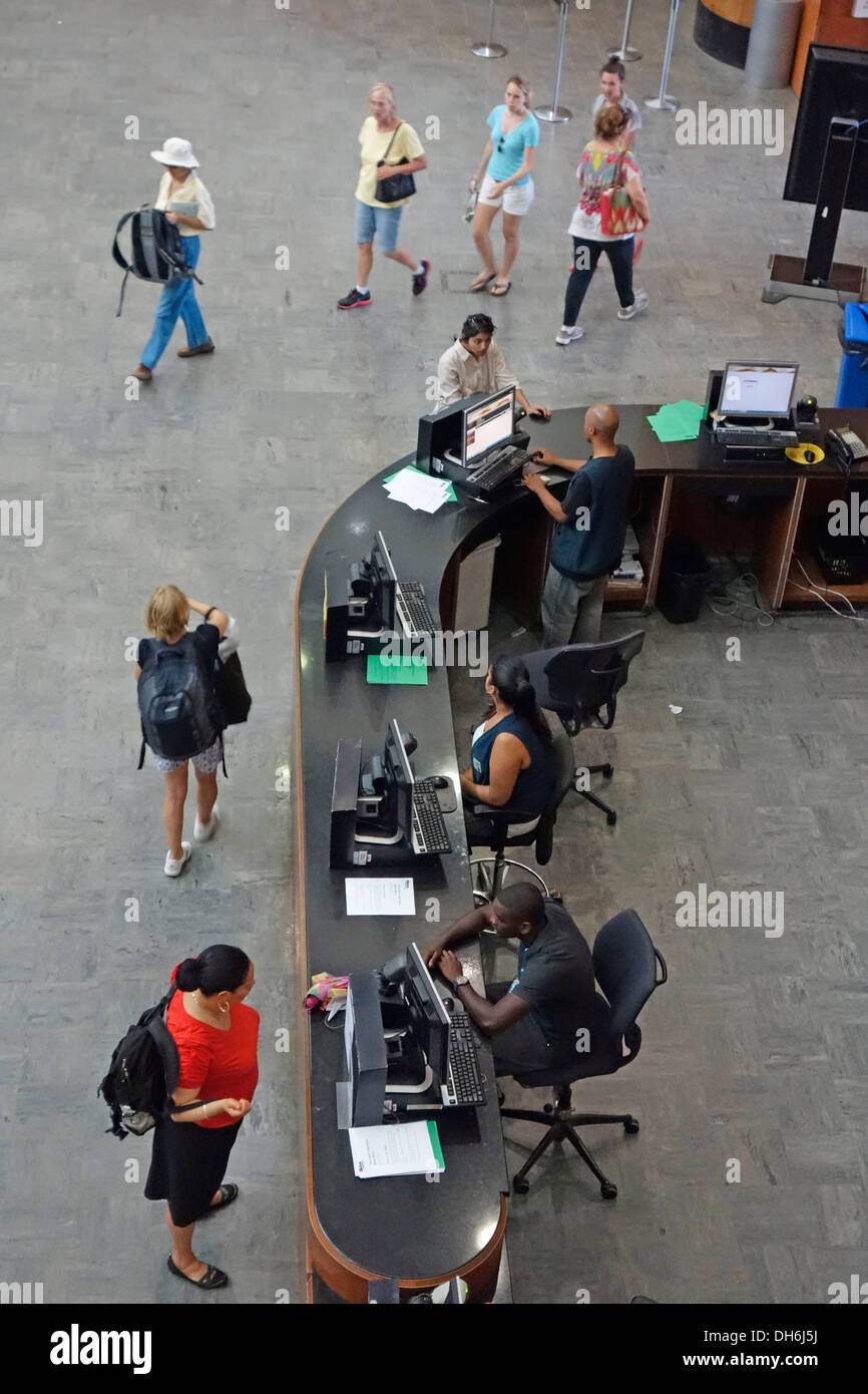 people using computers at Brooklyn Public Library Stock Photo - Alamy