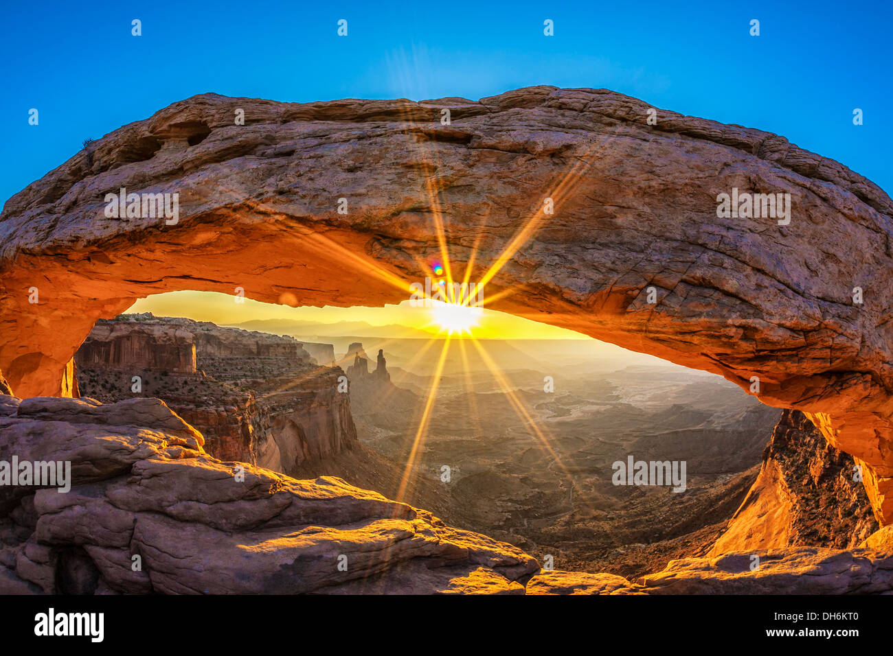 Sunrise at Mesa Arch in Canyonlands National Park near Moab, Utah, USA Stock Photo