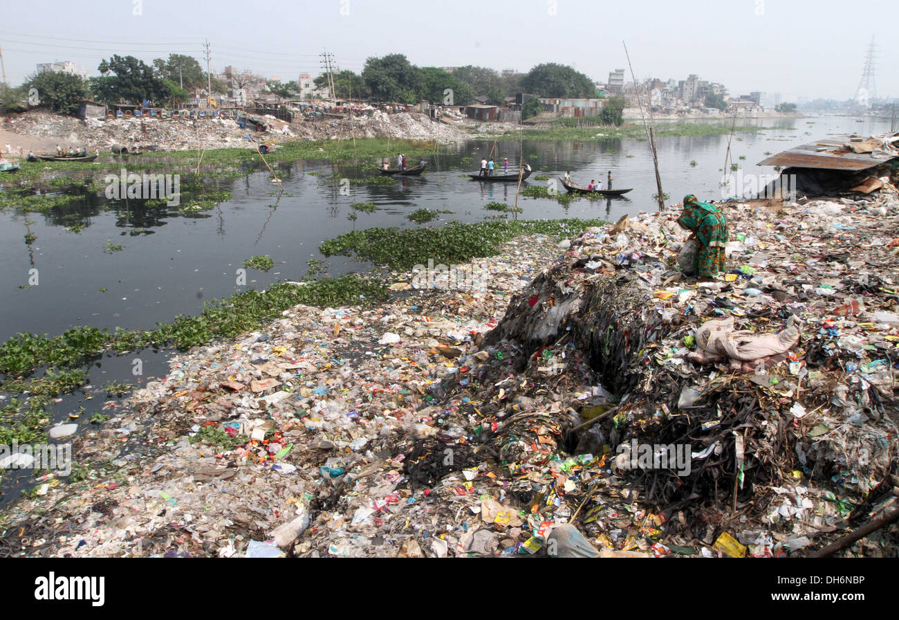Household waste chokes and pollutes the Buriganga River, the lifeline ...