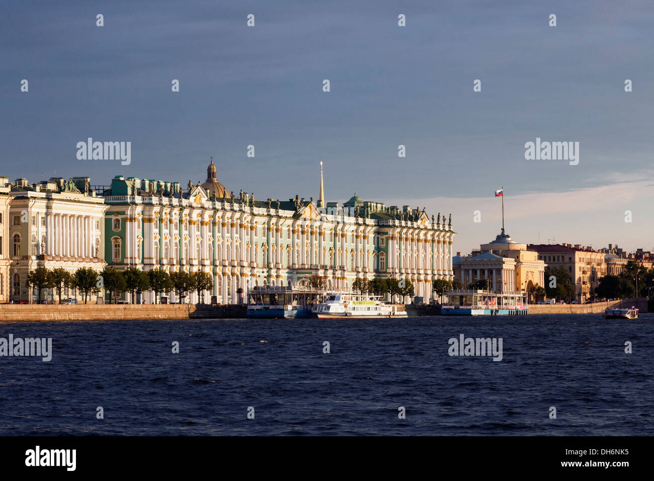 The palace neva river hi-res stock photography and images - Alamy