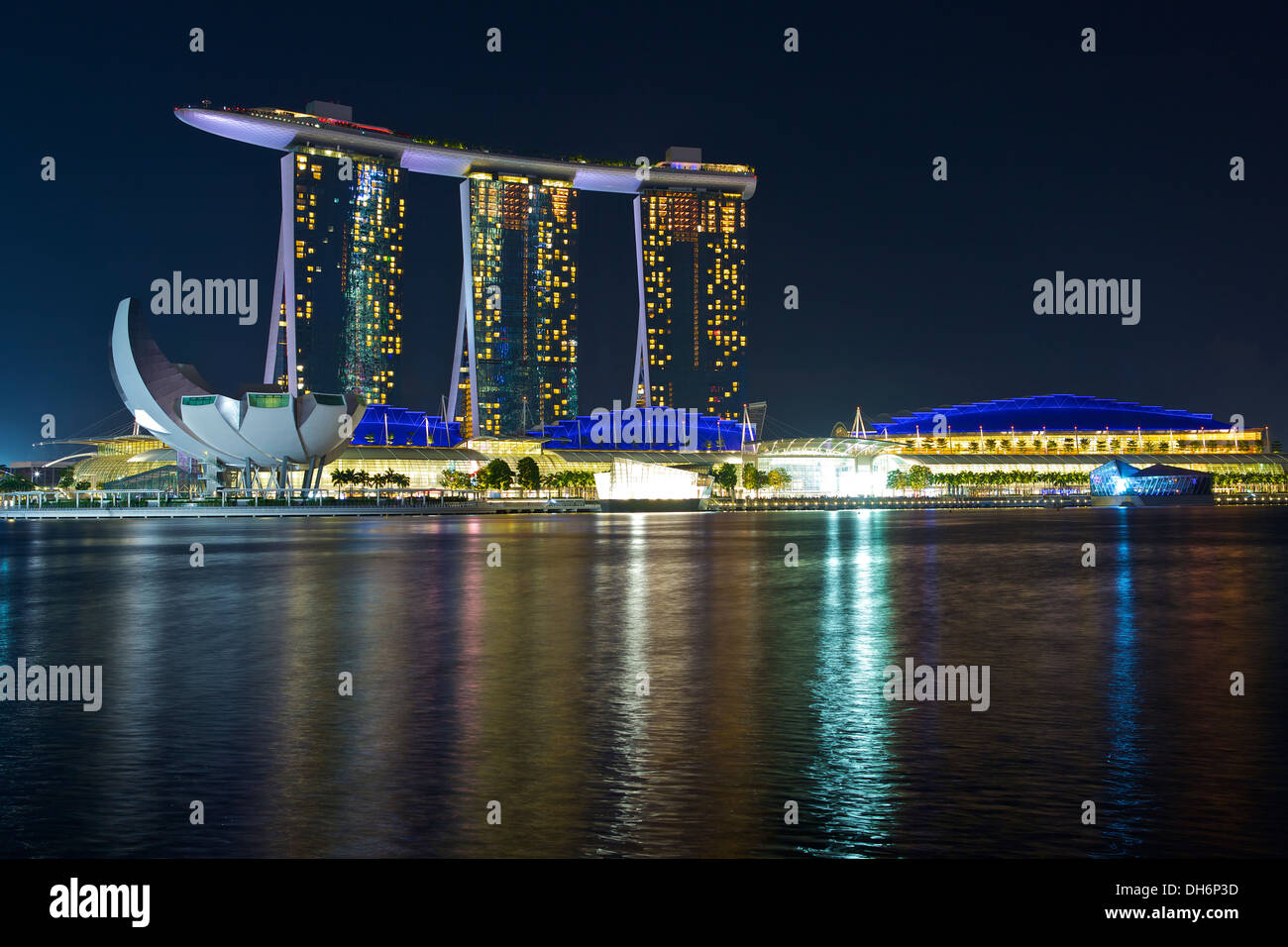 Long exposure marina bay sands hi-res stock photography and images - Alamy