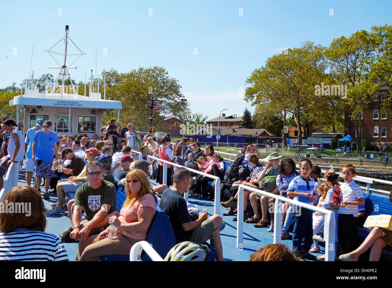 Governors island ferry hires stock photography and images Alamy