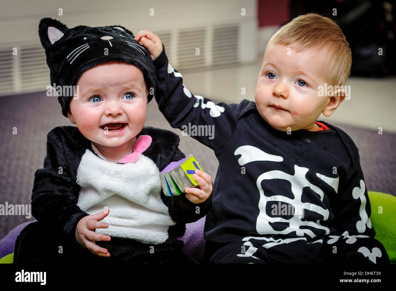 Children fancy dress hi-res stock photography and images - Alamy