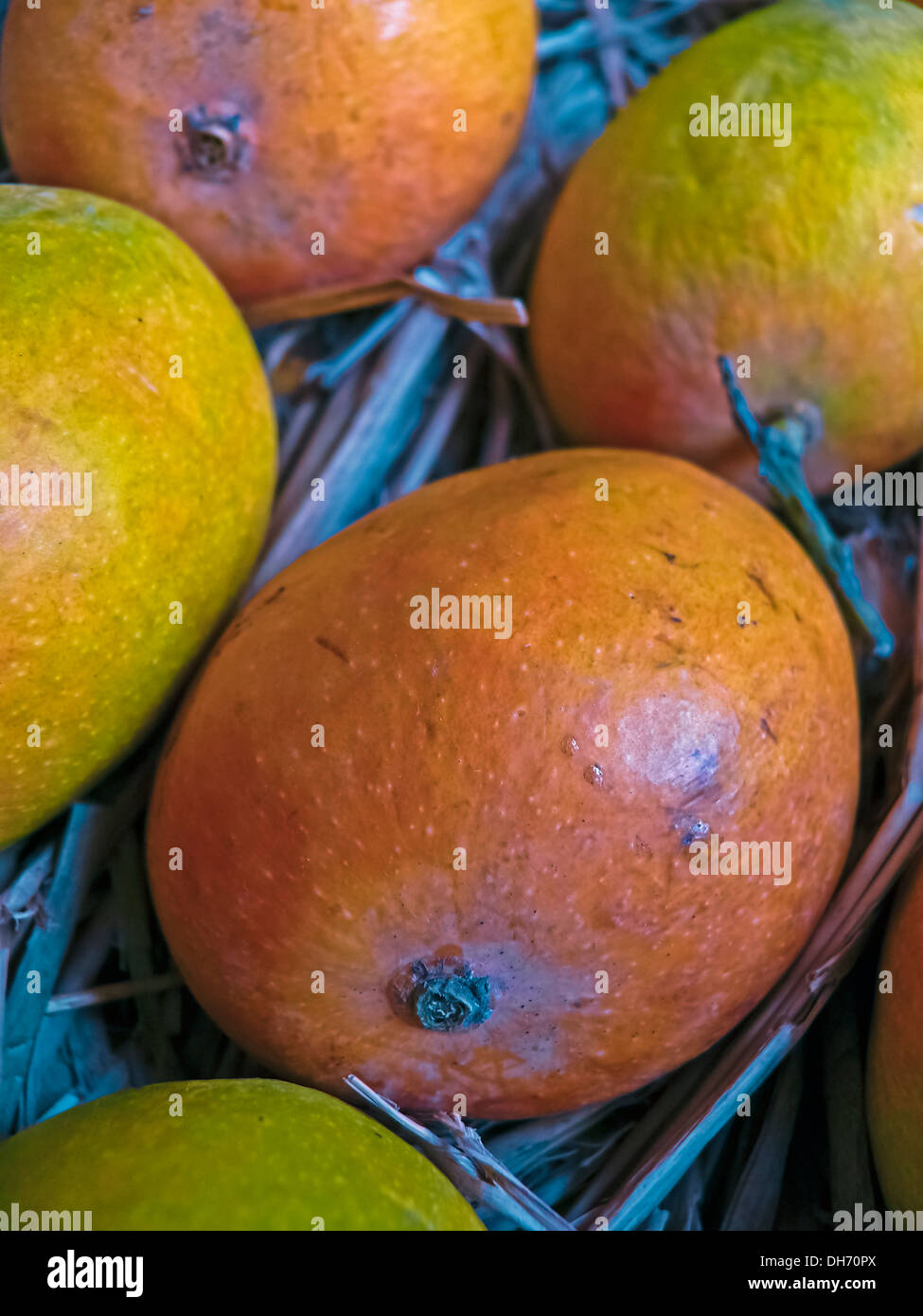 Alphonso mango box hi-res stock photography and images - Alamy