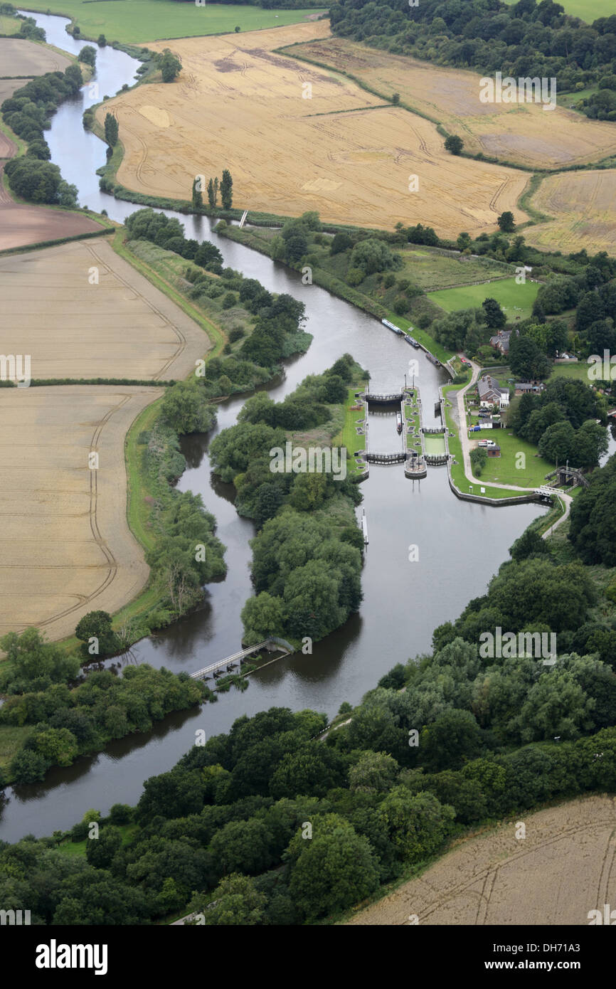 Saltersford Locks on the River Weaver near Barnton ...
