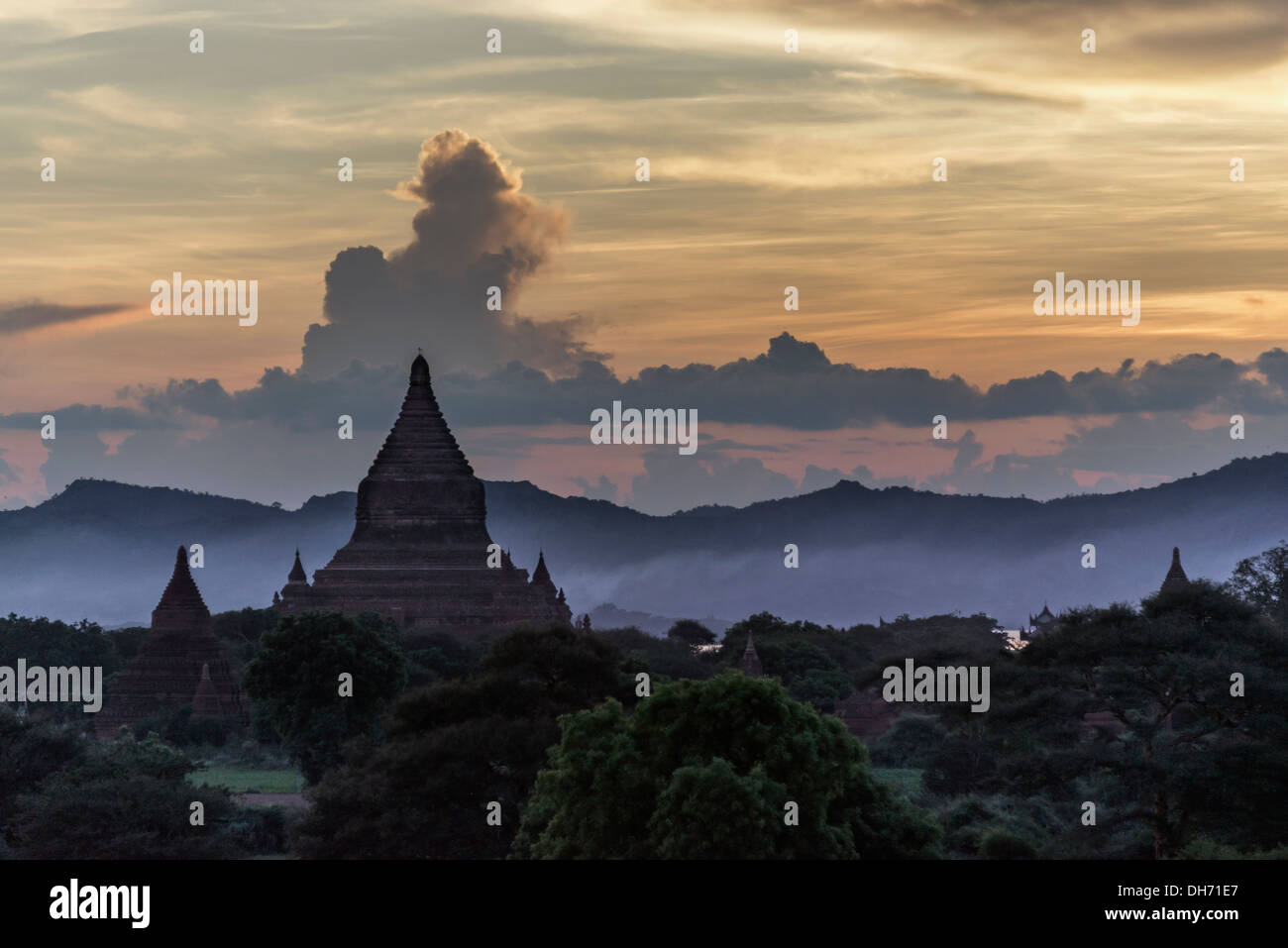 Sunset view of the temples and hills of Bagan, Myanmar Stock Photo