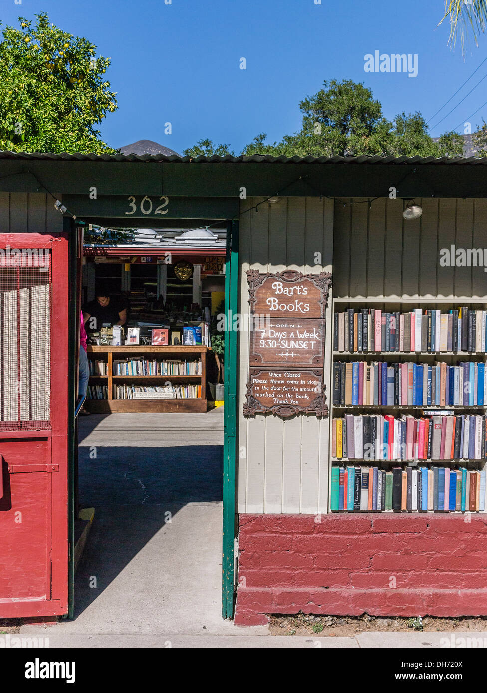 Bart's Books, Ojai, California the bookstore is open 24/7 & keeps many