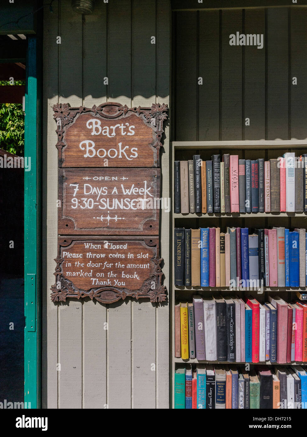 Bart's Books, Ojai, California the bookstore is open 24/7 & keeps many
