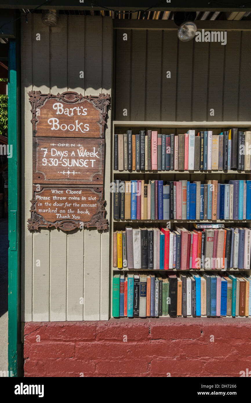 Odd reading retail hires stock photography and images Alamy