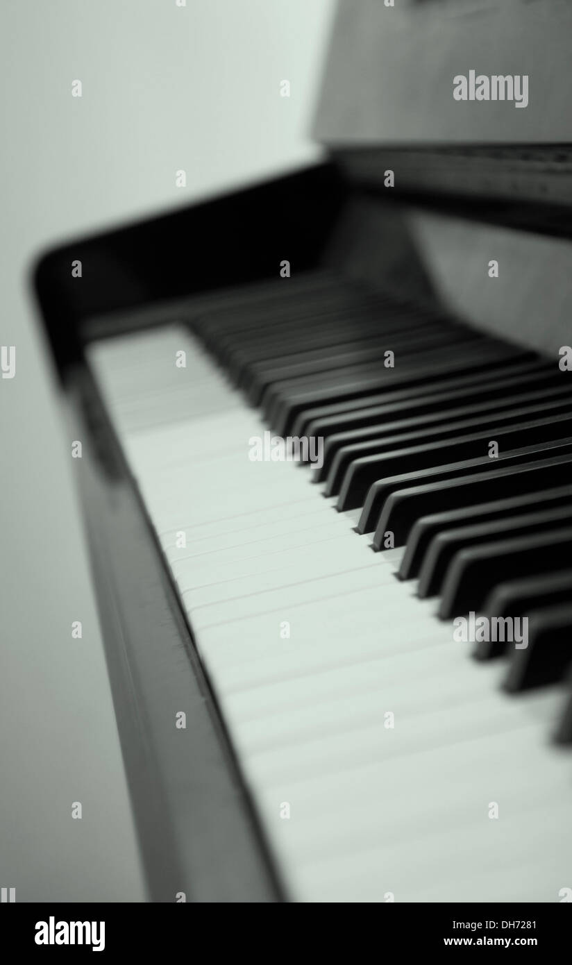 Black grand piano icon hi-res stock photography and images - Alamy
