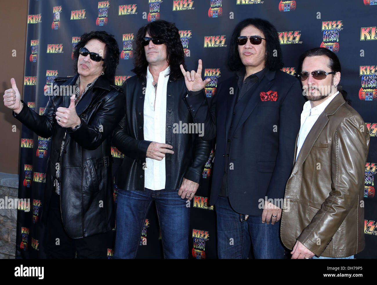 Paul Stanley Tommy Thayer Gene Simmons Eric Singer KISS by Monster Mini ...