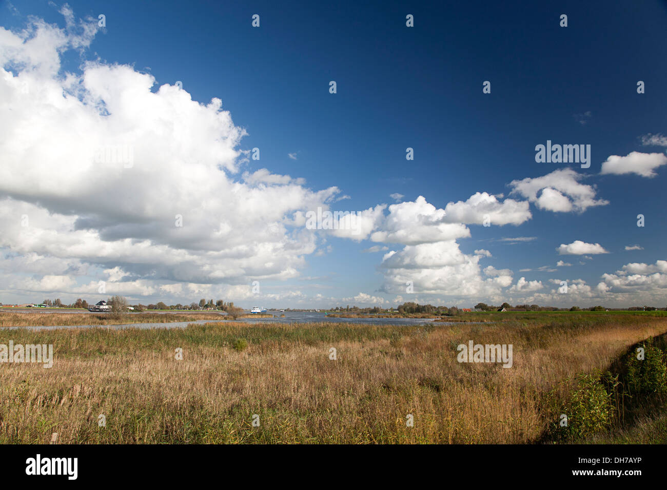 River foreland hi-res stock photography and images - Alamy