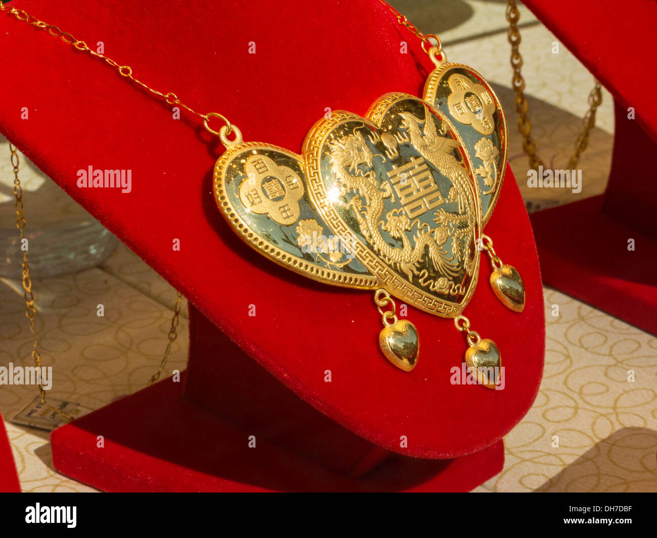 Jewelry Store Window, Chinatown, NYC Stock Photo Alamy
