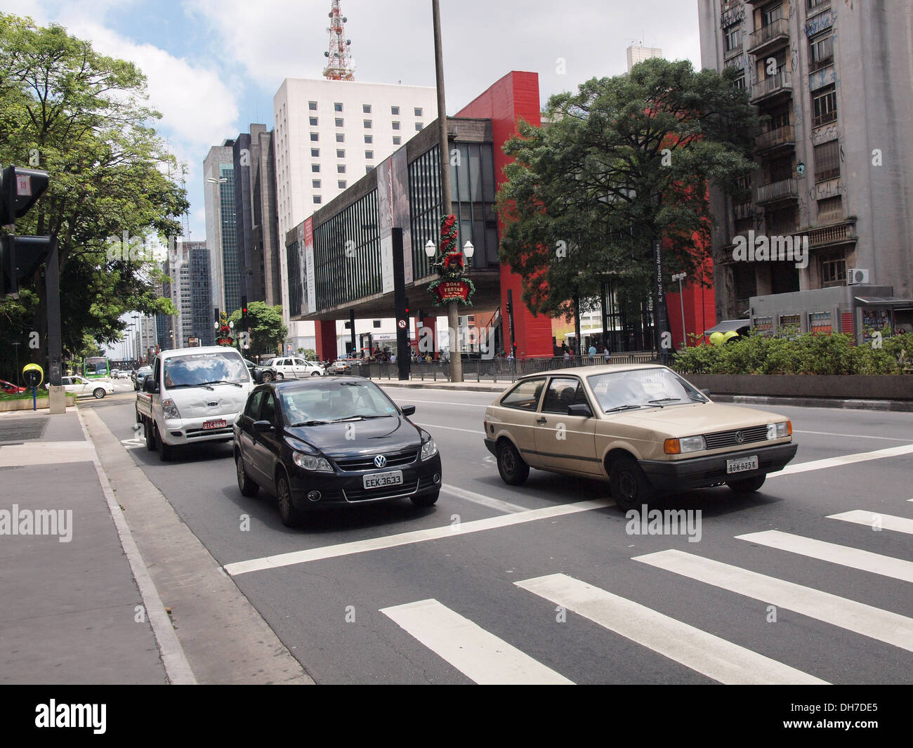 The modernistic Sao Paulo Museum of Art on the busy Avenida Paulista Stock Photo