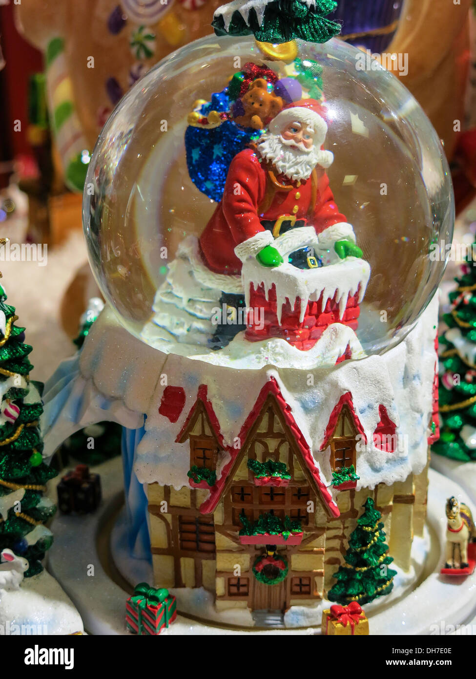 Holiday Display in Bloomingdale's Department Store, NYC Stock Photo Alamy