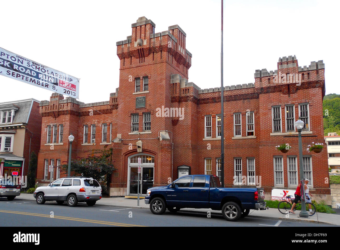 Pottsville armory hires stock photography and images Alamy