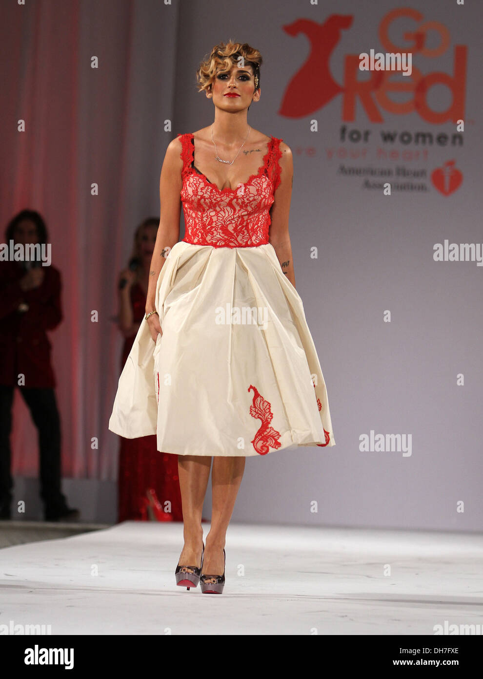 Romi Klinger Style Fashion Week hosts Go Red for Women Celebrity Red