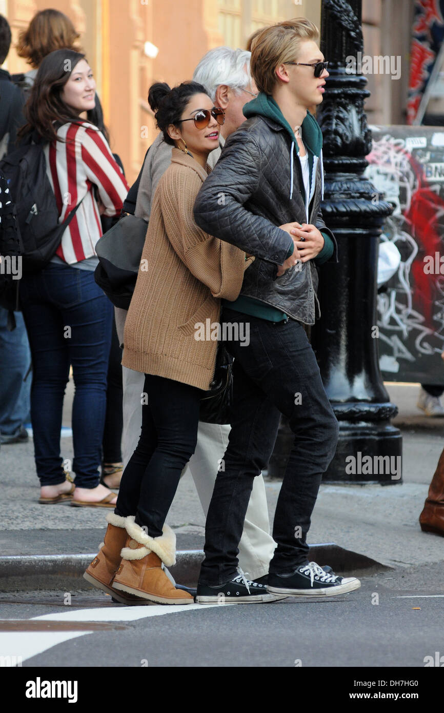 Vanessa Hudgens and boyfriend Austin Butler spending day together in