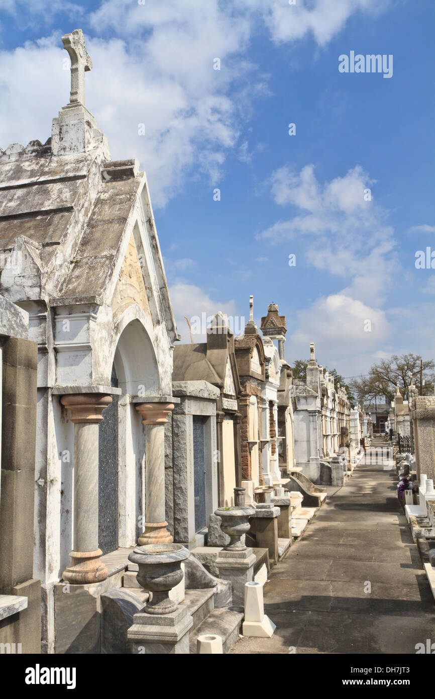 Marble tombs hi-res stock photography and images - Alamy