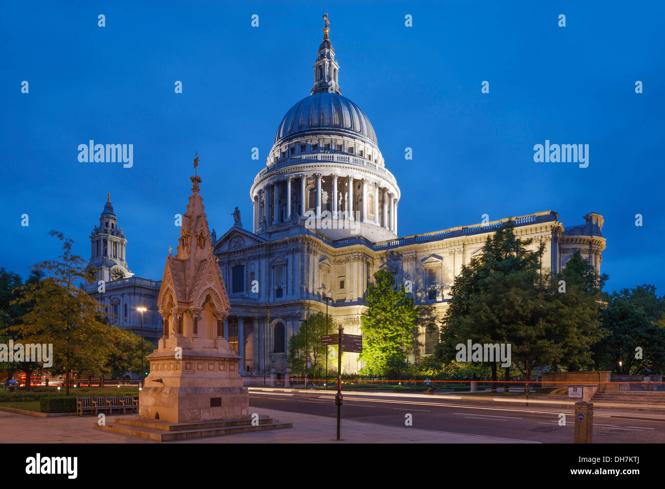 St Paul's Cathedral Ludgate Hill London England at twilight Stock Photo