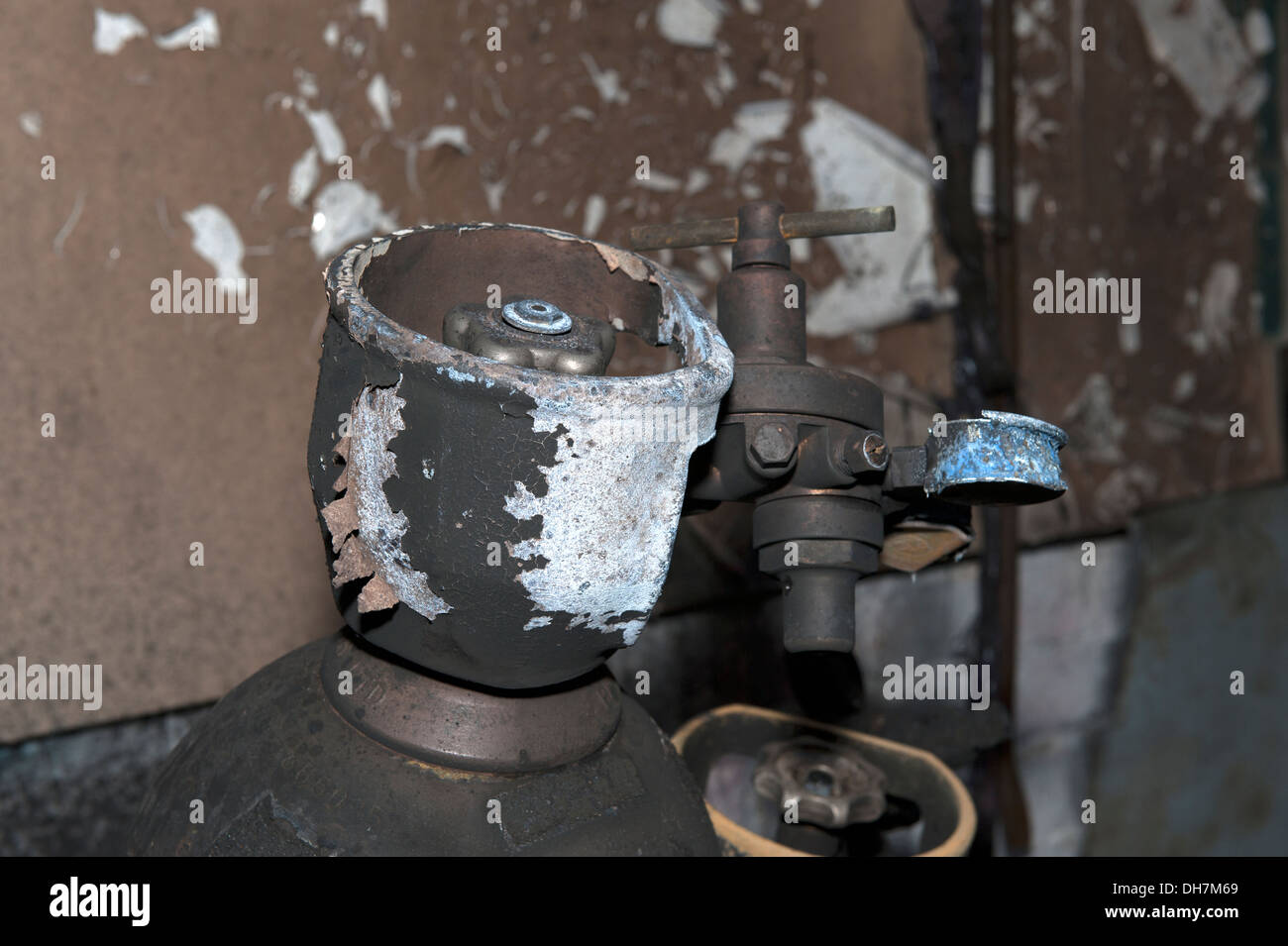 Oxy Acetylene Cylinders Fire Burnt Valve Oxygen Stock Photo Alamy