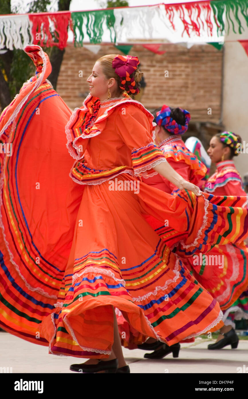 Senorita mexico hi-res stock photography and images - Alamy