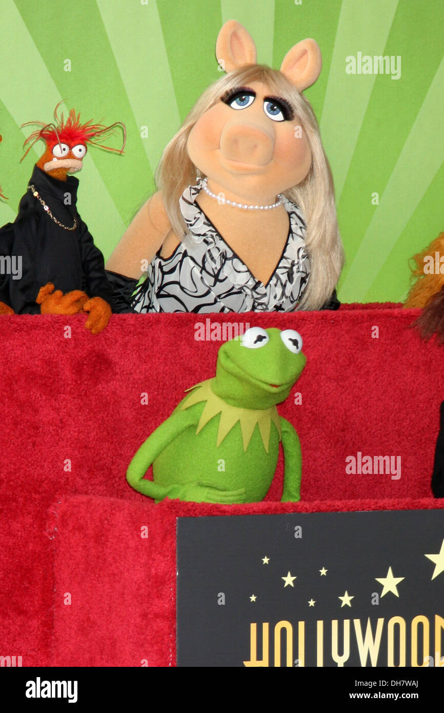 Kermit Frog and Miss Piggy Muppets are honored with a Star on Hollywood Walk of Fame Los Angeles California - 20.03.12 Stock Photo