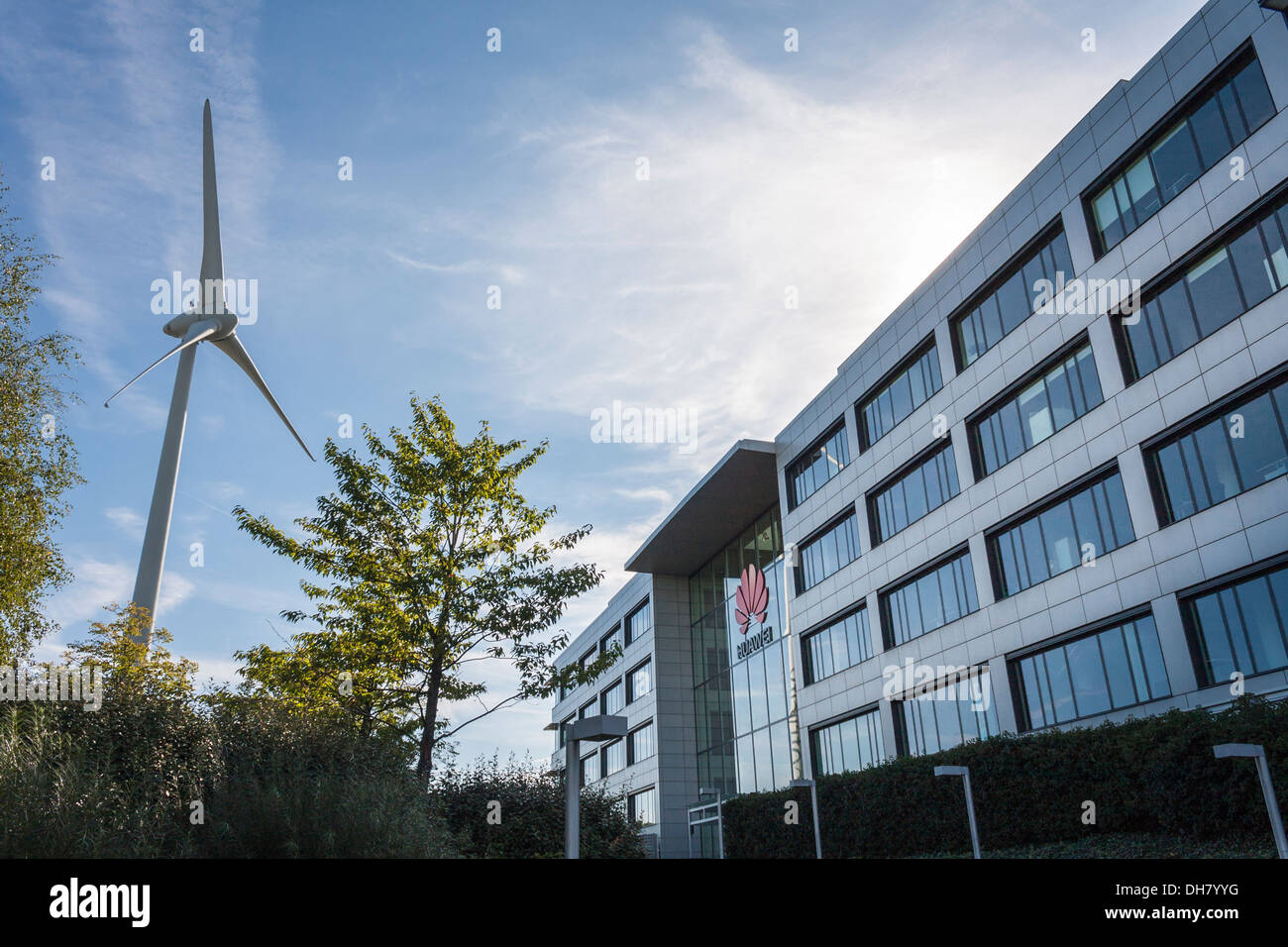 Ecotricity Wind Turbine outside the offices of Chinese mobile phone manufacturer Huawei, Reading, Berkshire, England, GB, UK. Stock Photo