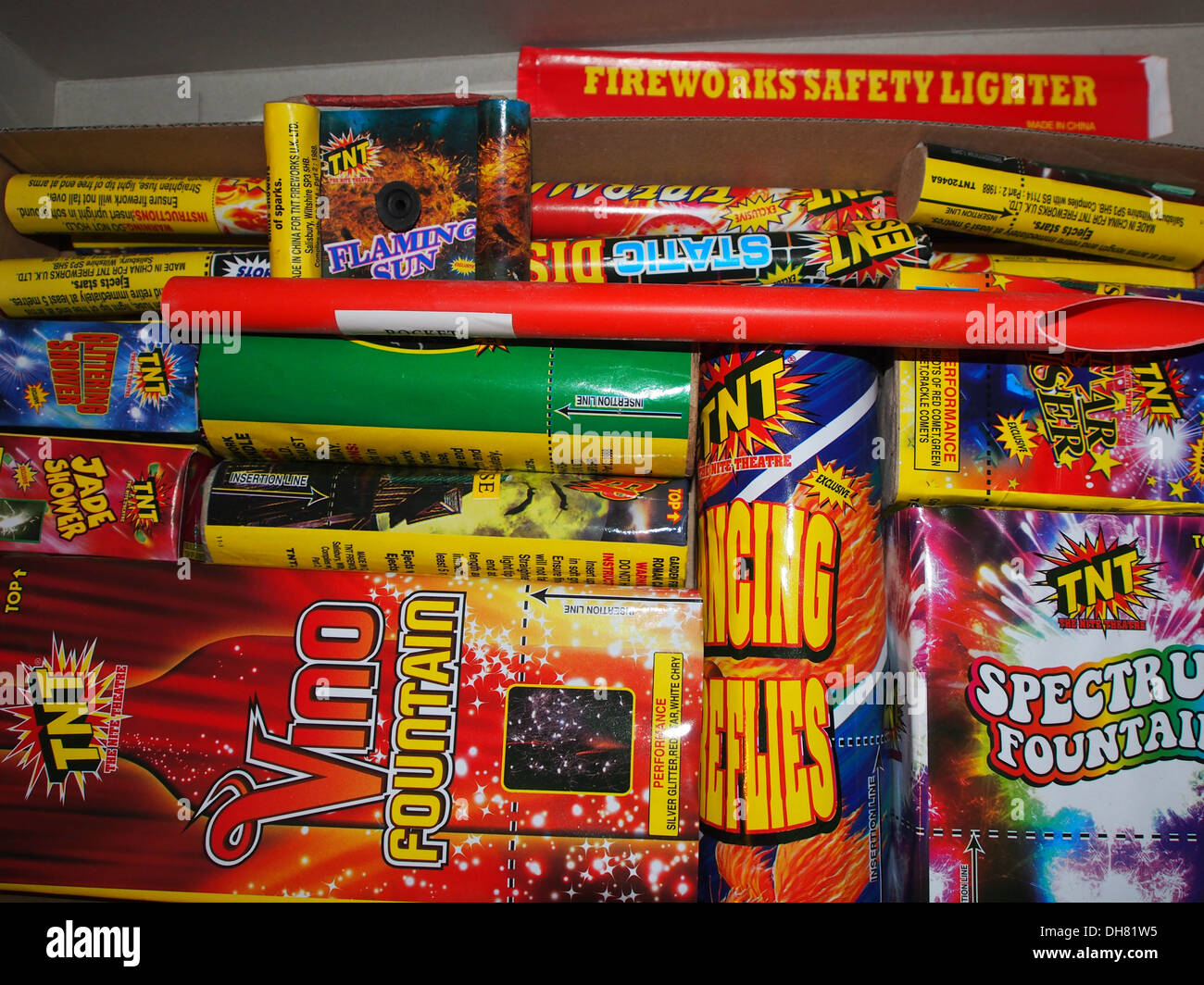 Box fireworks hires stock photography and images Alamy