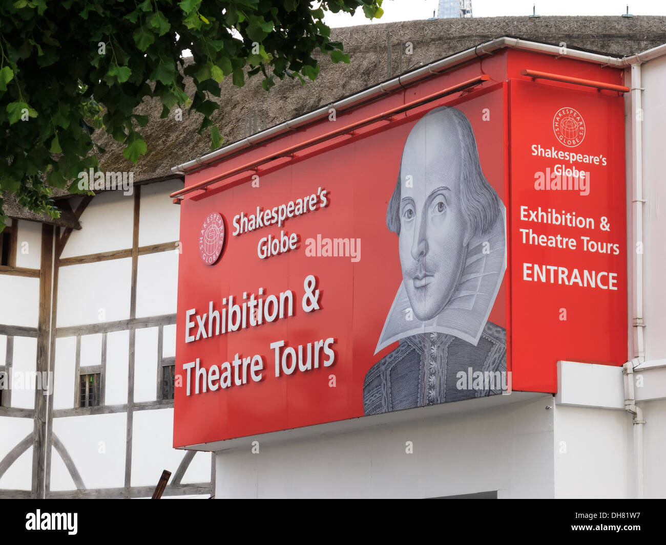 Shakespeare's Globe Theatre New Globe Walk Bankside Southwark London England Stock Photo