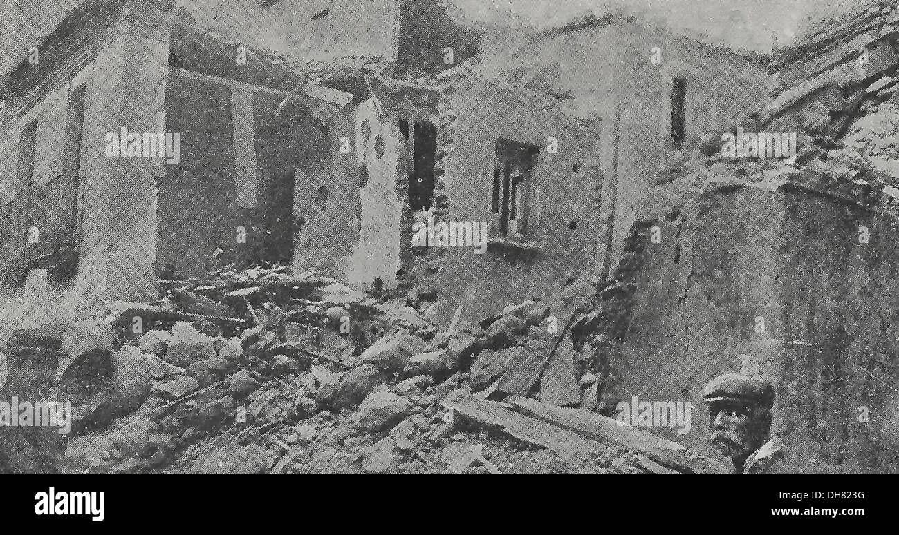 A ruined home in Reggio, Italy Messina Earthquake 1908 Stock Photo Alamy