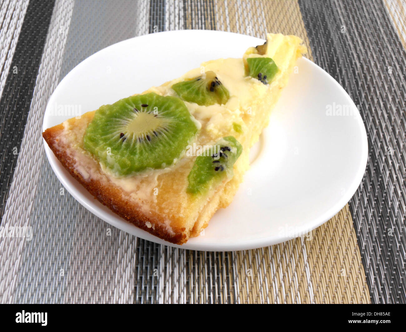 Kiwi torte hi-res stock photography and images - Alamy