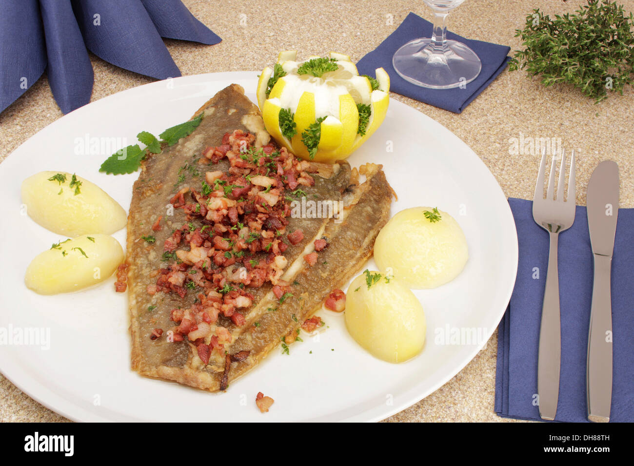 Scholle Finkenwerder Art, Finkwarder Scholl, pan-fried plaice with ...