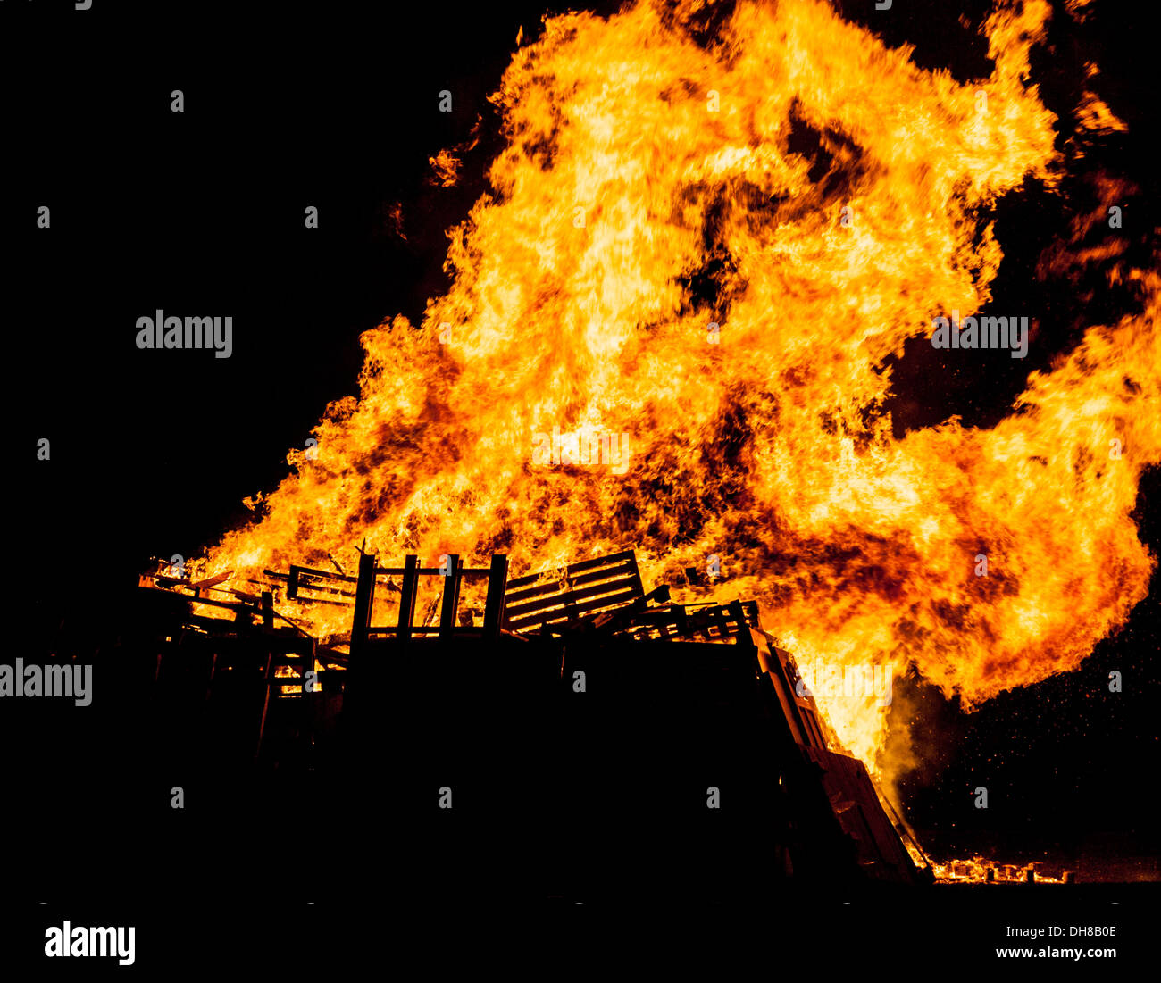 Blazing bonfire on Guy Fawkes night November the 5th Stock Photo - Alamy
