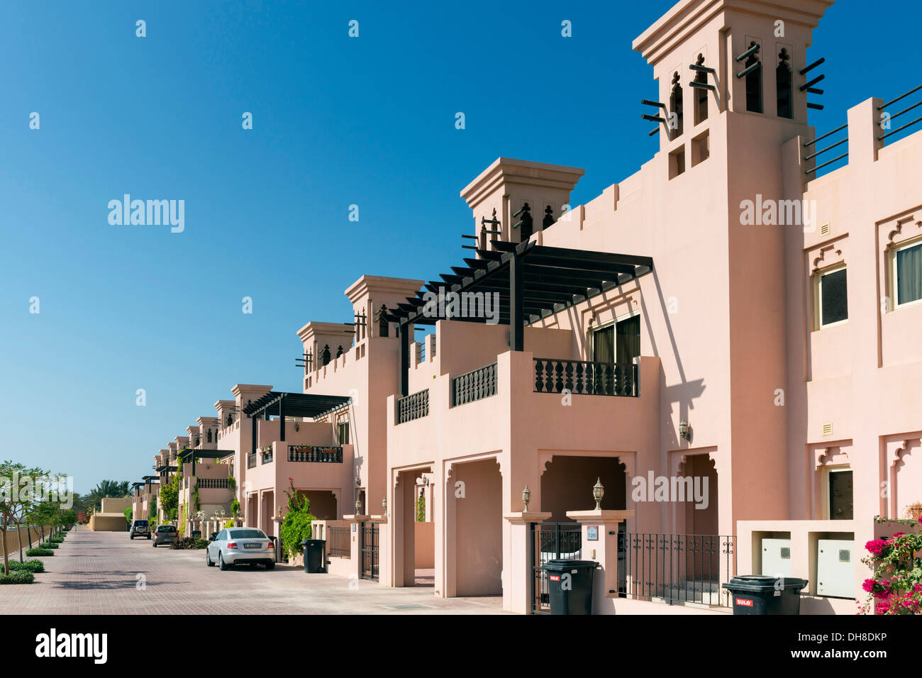 New luxury villas in Al Hamra property development in Ras al Khaimah