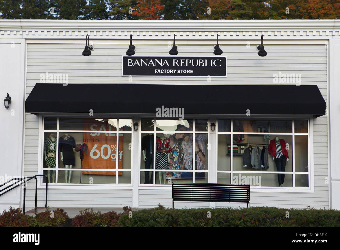 A Banana Republic store is pictured at Lee Premium Outlets in Lee (MA Stock  Photo - Alamy