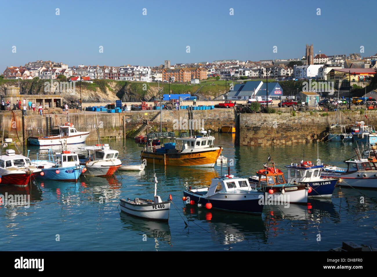 Boats in a harbour hi-res stock photography and images - Alamy