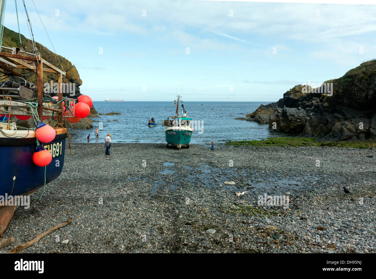 Lizard Fishinerman Fisherman cadgwith cove hi-res stock photography and images - Alamy
