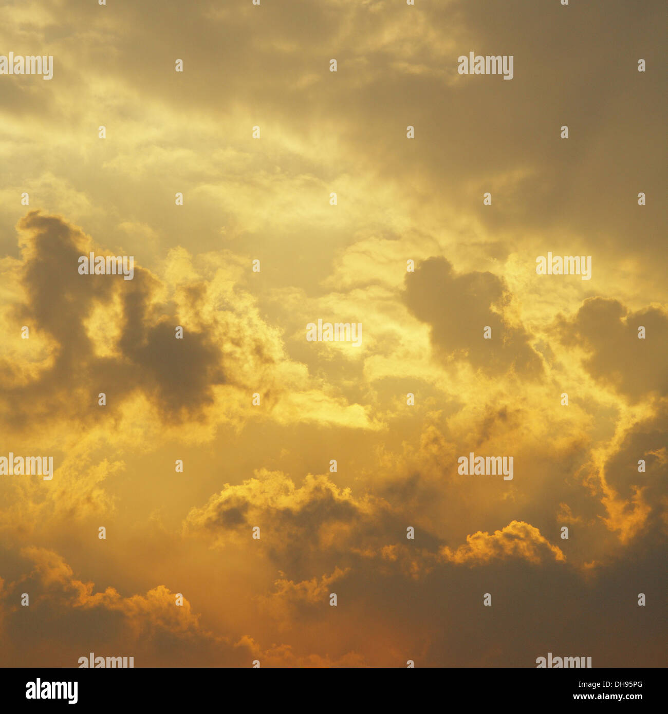 Cloudy dark sky sunset hi-res stock photography and images - Alamy