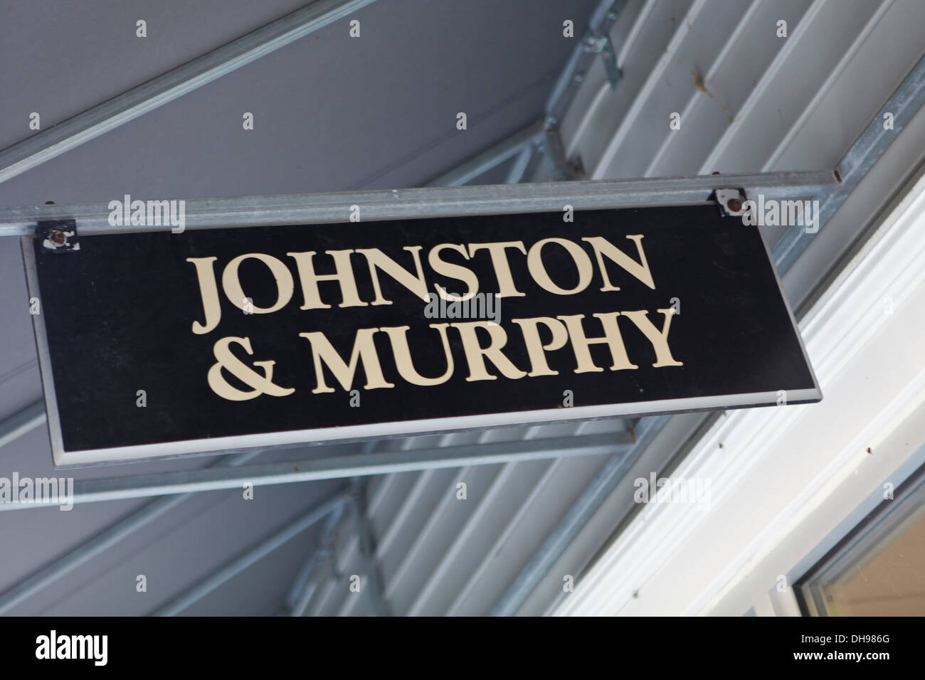 A Johnston and Murphy store is pictured at Lee Premium Outlets in Lee (MA) Stock Photo