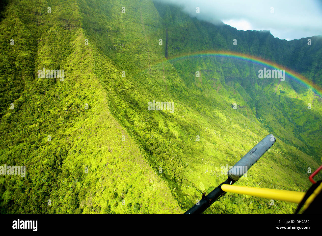 Mountain rainbow in hawaii hi-res stock photography and images - Alamy