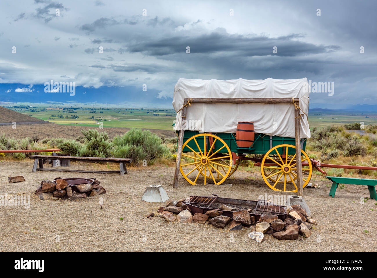 Covered wagon at the Wagon Encampment, National Historic Oregon Trail Interpretive Center, Baker, Oregon, USA Stock Photo