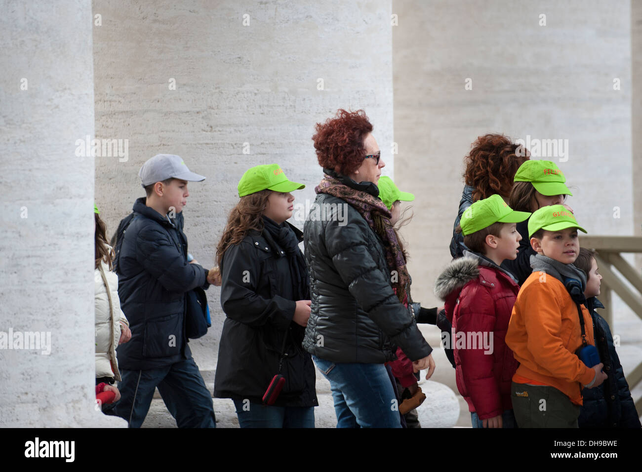 Pilgrims in St Peter's Square in the audience of Pope Francesco Stock Photo