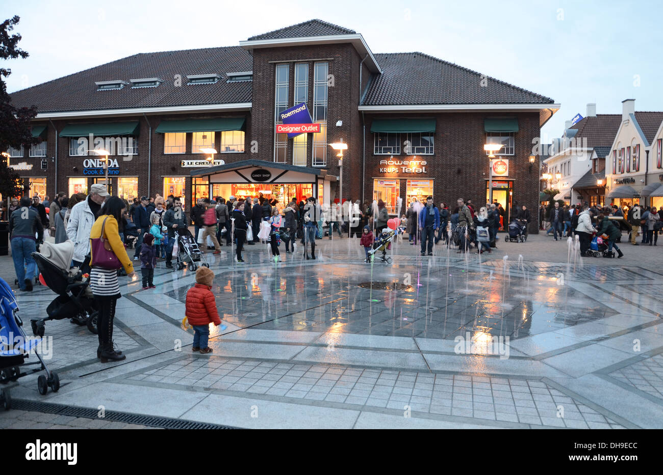 evening shopping at McArthur Glen Designer Outlet Center Roermond Stock Photo: 62289148 - Alamy