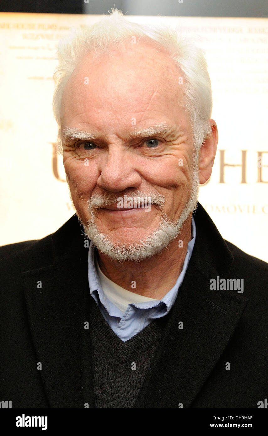 Малкольм макдауэлл фото. Малкольм макдауэлл молодой. Малкольм макдауэлл 2021. Макдауэлл актер. Малкольм макдауэлл актер.