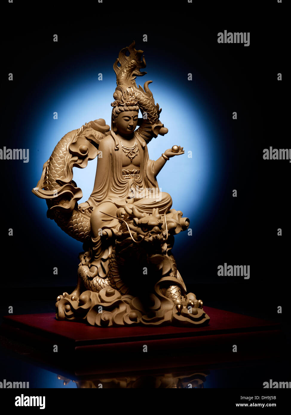 Guan yin and dragon hires stock photography and images Alamy