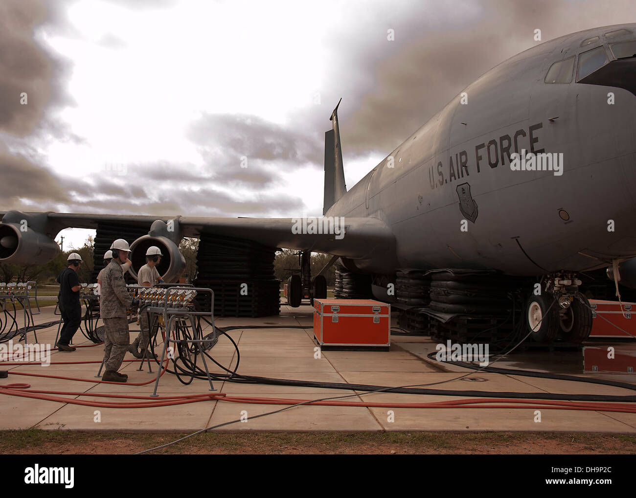 Kc 135 crash hires stock photography and images Alamy