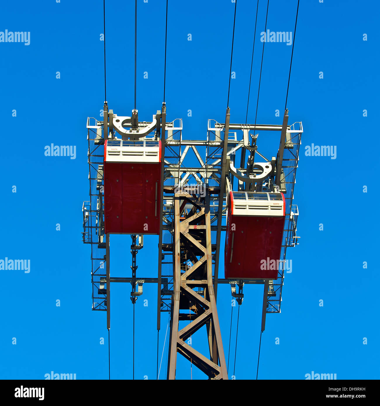 Overhead cable car new york hires stock photography and images Alamy