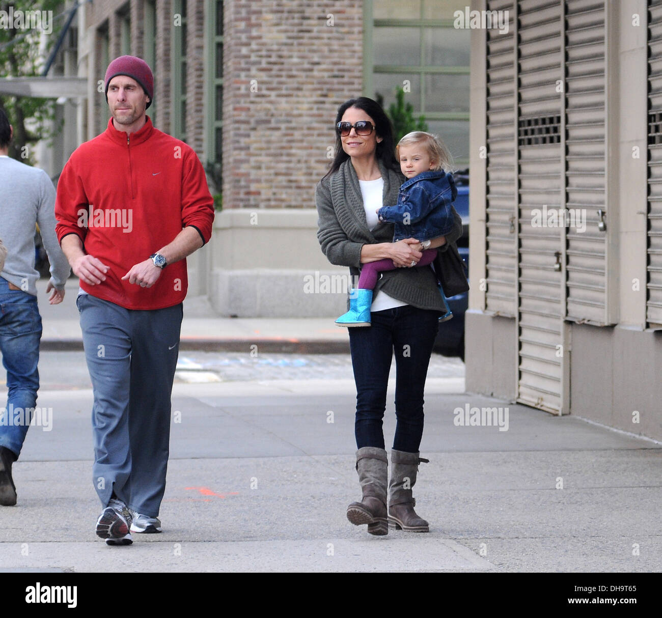 Jason Hoppy his wife Bethenny Frankel and their daughter Bryn go for a