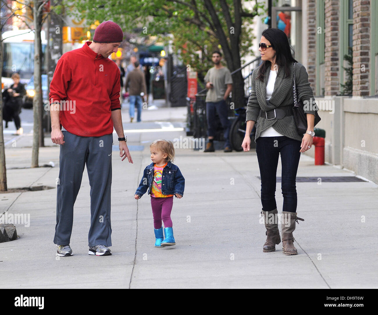 Jason Hoppy his wife Bethenny Frankel and their daughter Bryn go for a